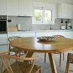 Mentoros Vila Karavádhos