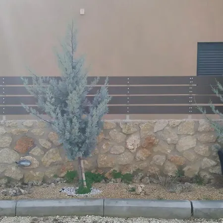 Mentoros * Karavádhos