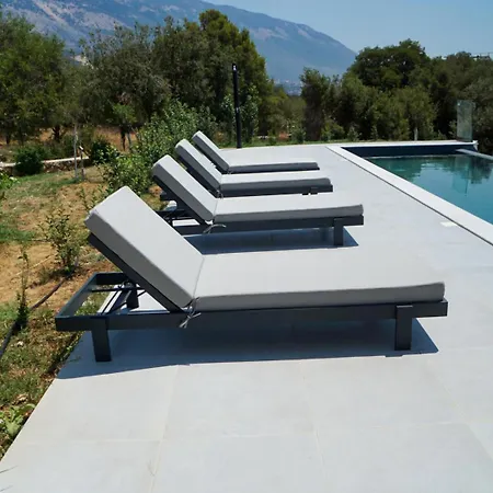 Villa Mentoros Karavádhos