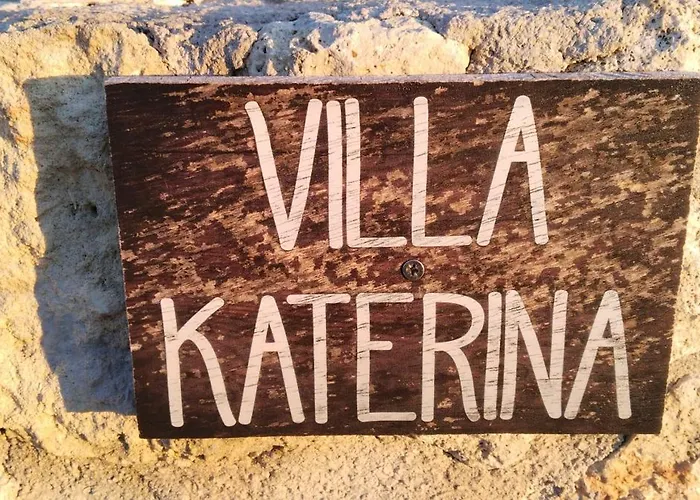 Mentoros Willa Karavádhos