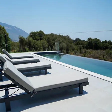 Villa Mentoros Karavádhos